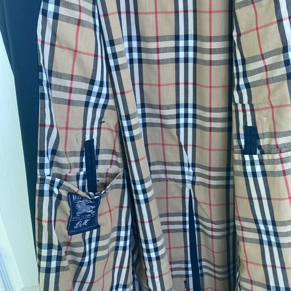 Burberry Vintage Trench Coat - Picture 8 of 10